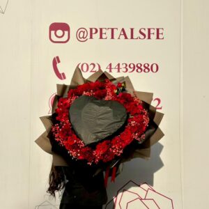 FLORAL LOVE WREATH